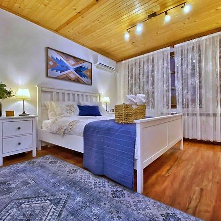The Secret Lodge- New With Private Garage, Entire House Veliko Tărnovo Exteriör bild