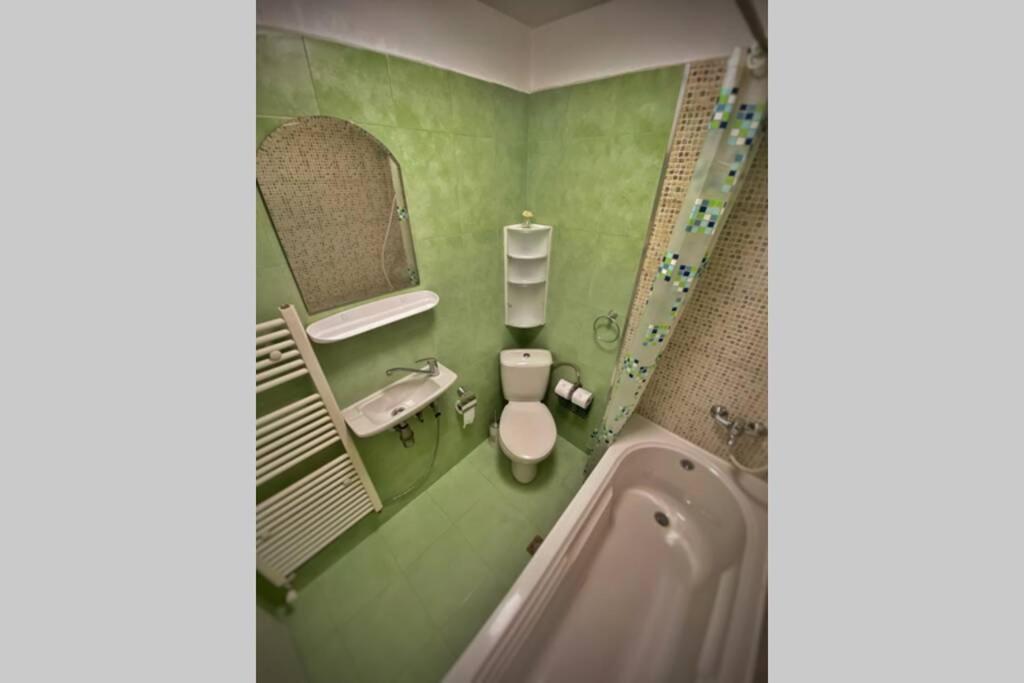 The Secret Lodge- New With Private Garage, Entire House Veliko Tărnovo Exteriör bild