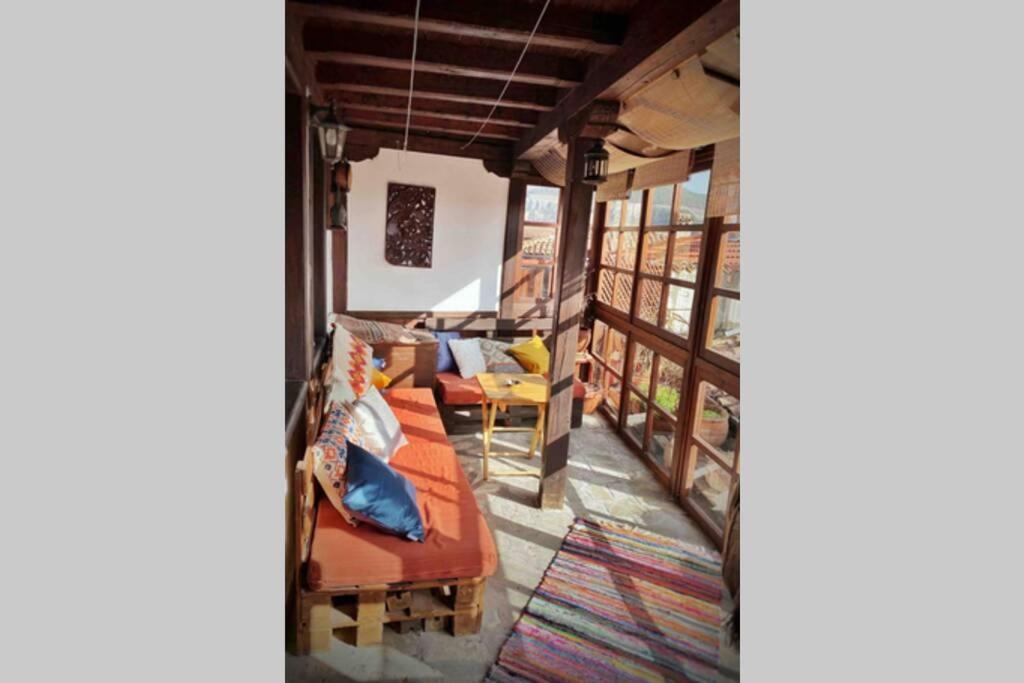 The Secret Lodge- New With Private Garage, Entire House Veliko Tărnovo Exteriör bild